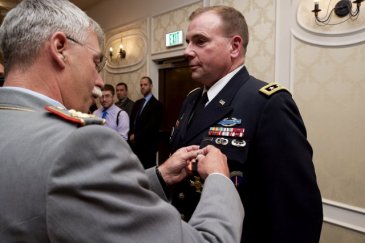 Lt. Gen. Ben Hodges and German Lt. Gen. Joerg Vollmer January 2016